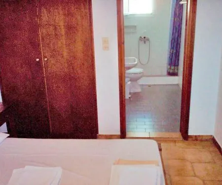 Alexandros Apartments *